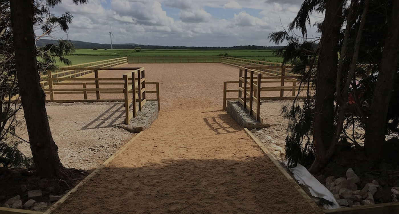 slide2-horse-arena-entrance